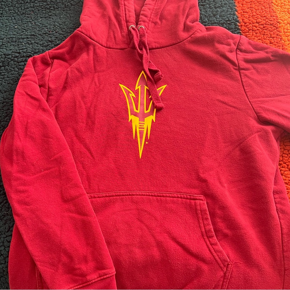 Arizona State Maroon Fanatics Hoodie. Size W large.